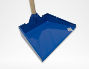 Pala metálica con cabo largo. Pintura epoxi – Cabo madera con rosca